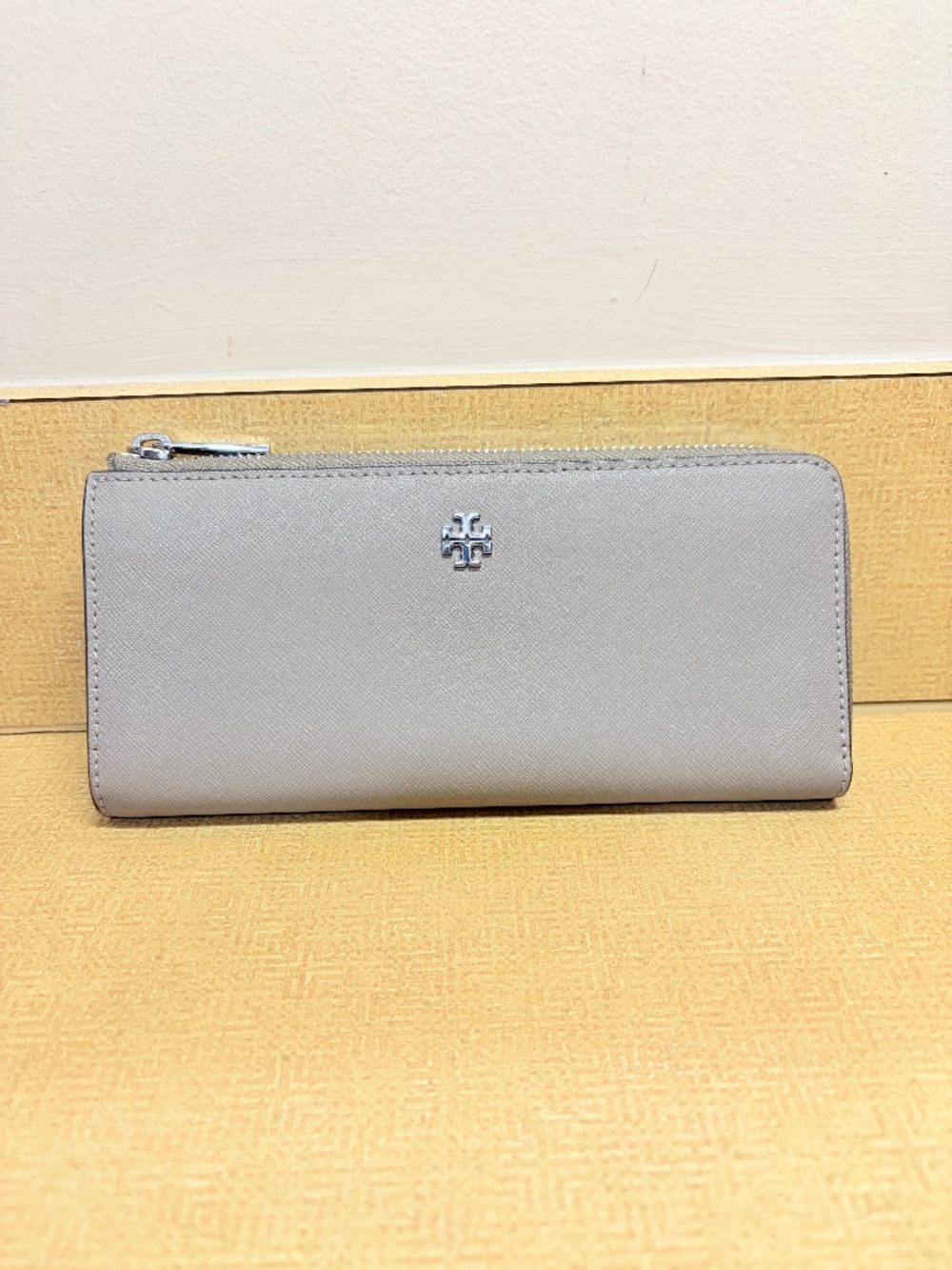 Tory Burch Emerson L-Zip Continental Wallet Gray Heron - Pre-owned